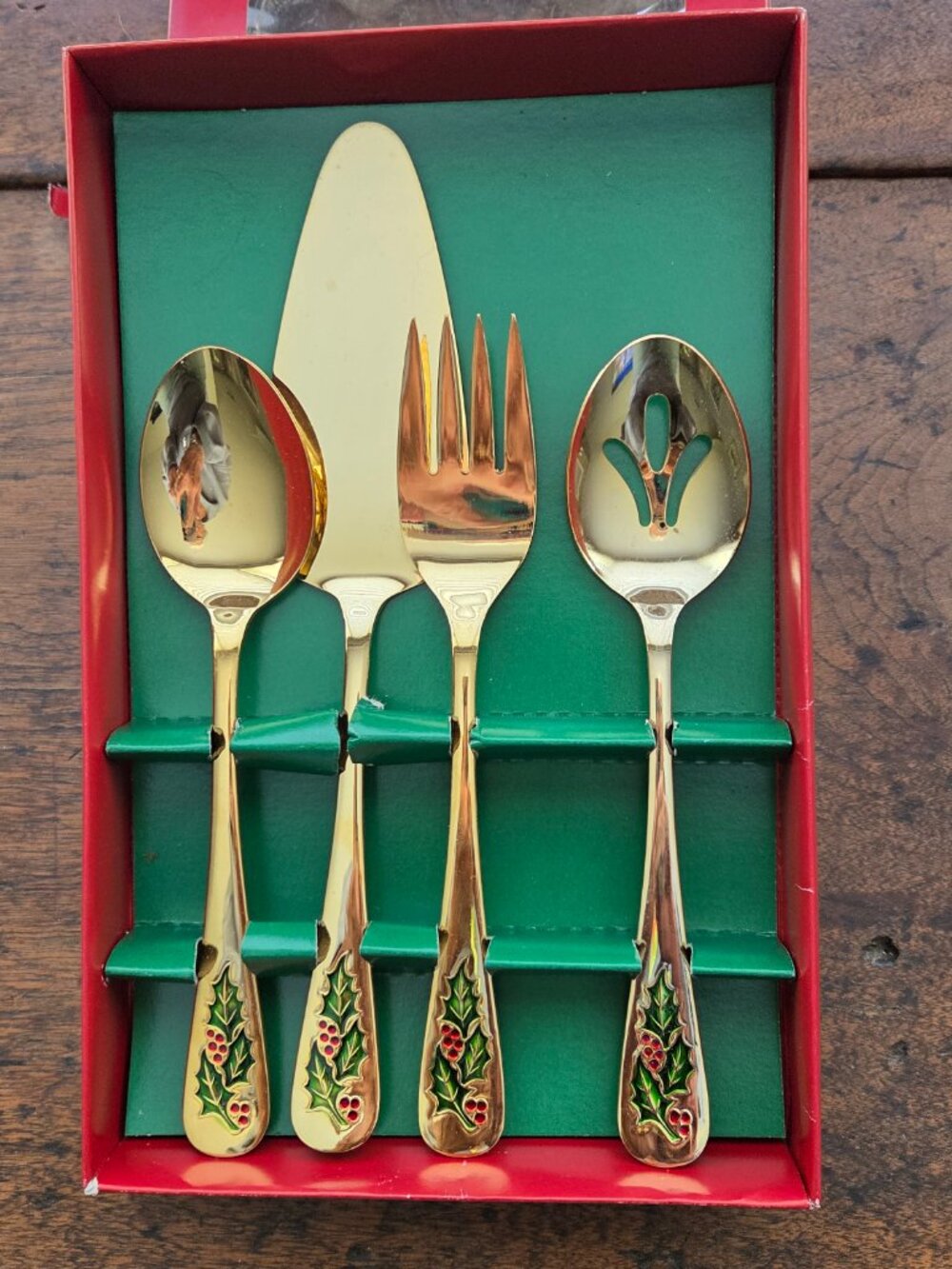 Vintage Classic Traditions Hollyberry Gold Plated 4 Piece Hostess Set New In Box